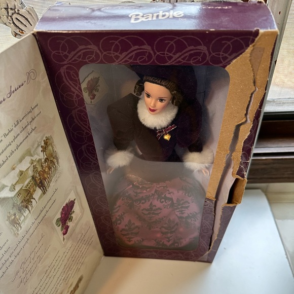 Vintage 1996 Barbie Special Edition Hallmark Holiday Traditions in Damaged Box - Picture 5 of 12
